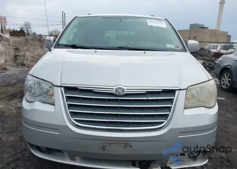 2010 Chrysler Town & Country Touring from USA, damaged, VIN 2A4RR5D17AR358744